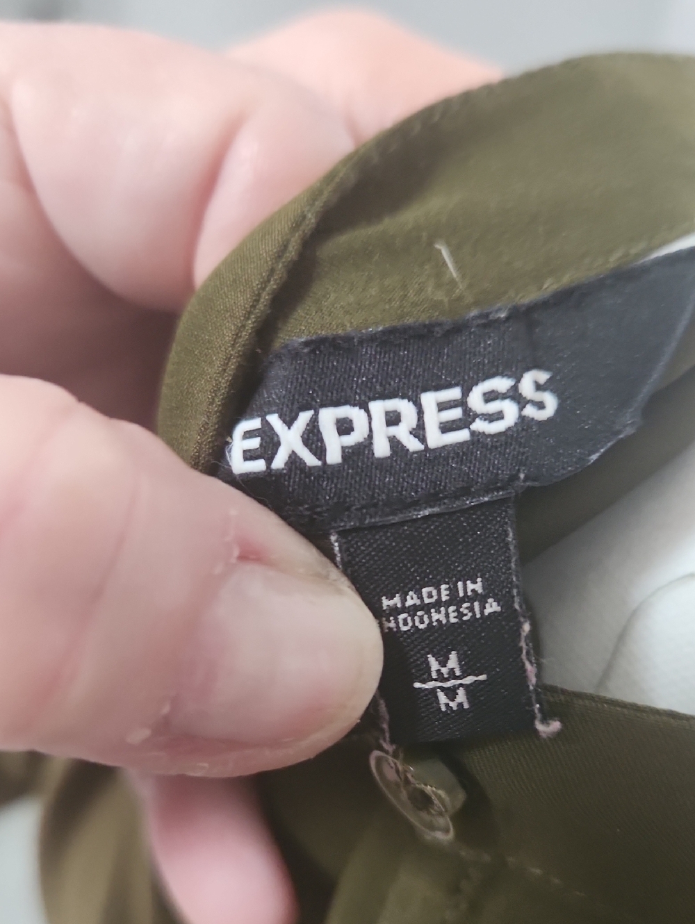 Express Olive Green Top with Keyhole Detail - Picture 4 of 6